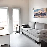 Meinhaff Apartment *